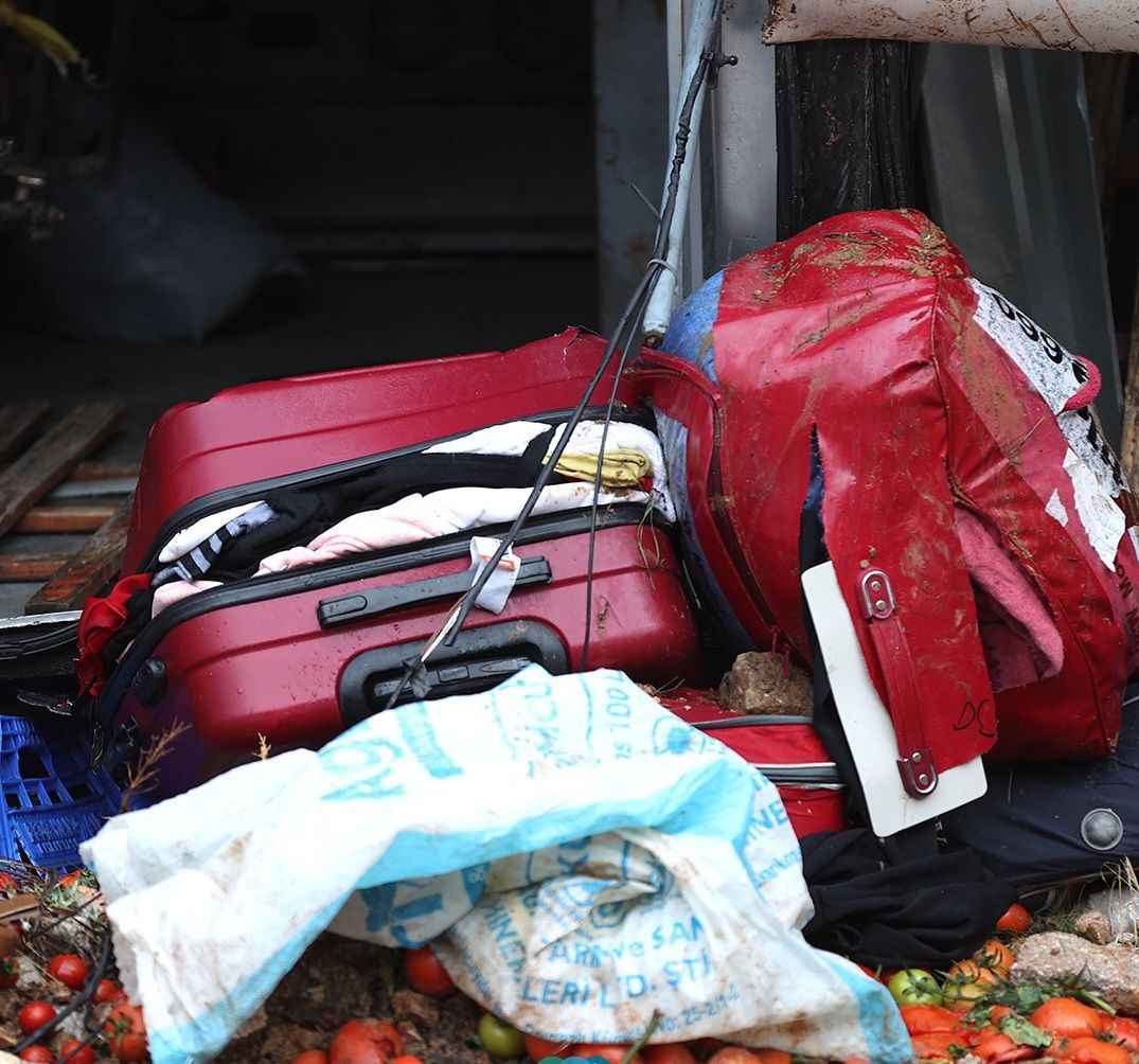 Mersin'deki otobüs kazası, katliam boyutunda! Çok sayıda ölü ve yaralı var!