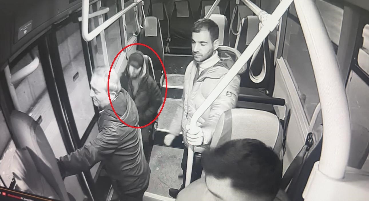 Önceden çalıştığı fabrikadaki çelik kasayı patlattı! İlk yaptığı şey kendine Iphone 15 almak oldu