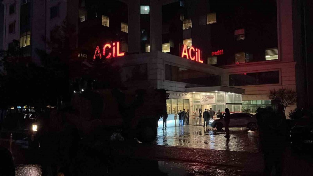 Annesi rahatsızlanmıştı, Selahattin Demirtaş Diyarbakır'da | Polislerin güvenlik önlemi dikkat çekti