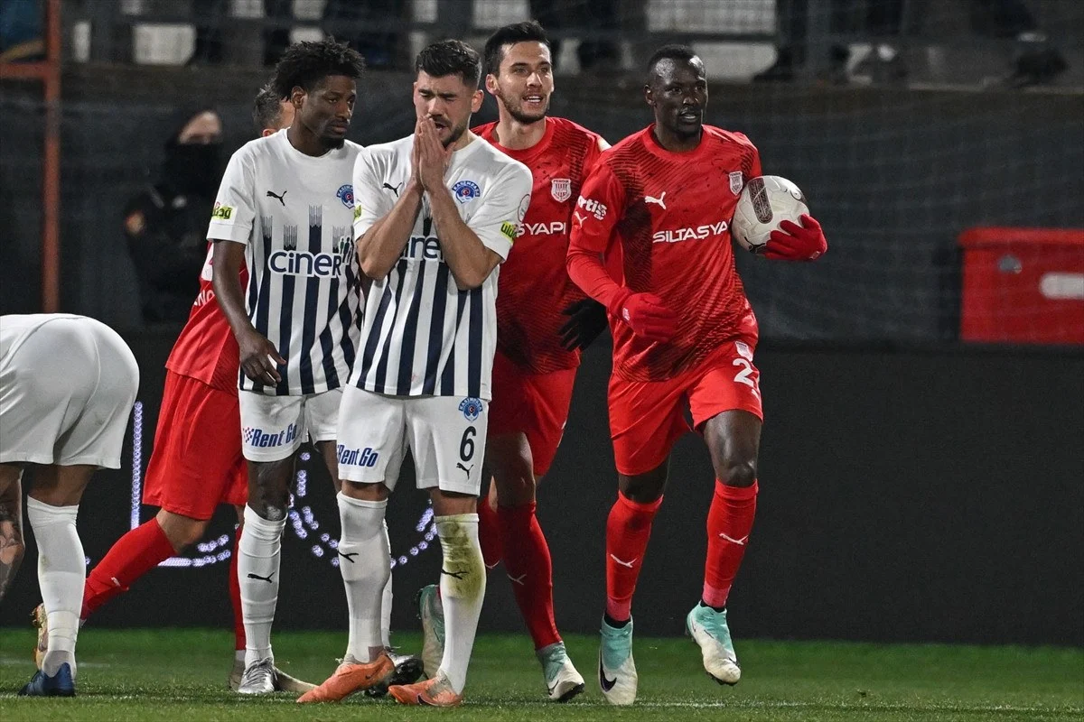 Siltaş Yapı Pendikspor dolu dizgin! Beşiktaş'tan sonra kasım paşayı da bozguna uğrattı