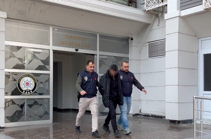 Mersin'de suçüstü operasyon! Motosiklet hırsızı son işinde yakayı ele verdi!