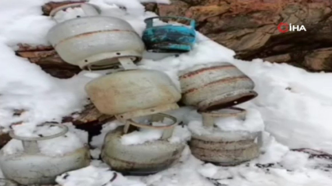 Terör örgütlerinin inleri başlarına yıkıldı! “Kahramanlar-47” operasyonları ile 28 barınma alanı imha edildi!