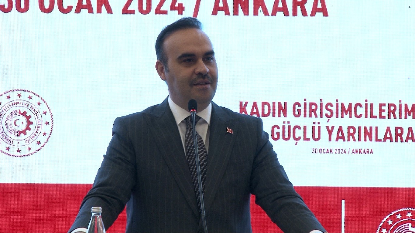 Sanayi ve Teknoloji Bakanı Mehmet Fatih Kacır, kadın girişimciler için düzenlenen programda konuştu