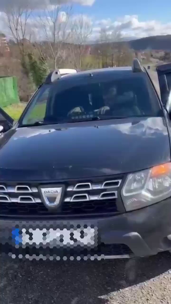 Çakar lamba kullanan sürücü yakayı ele verdi! 