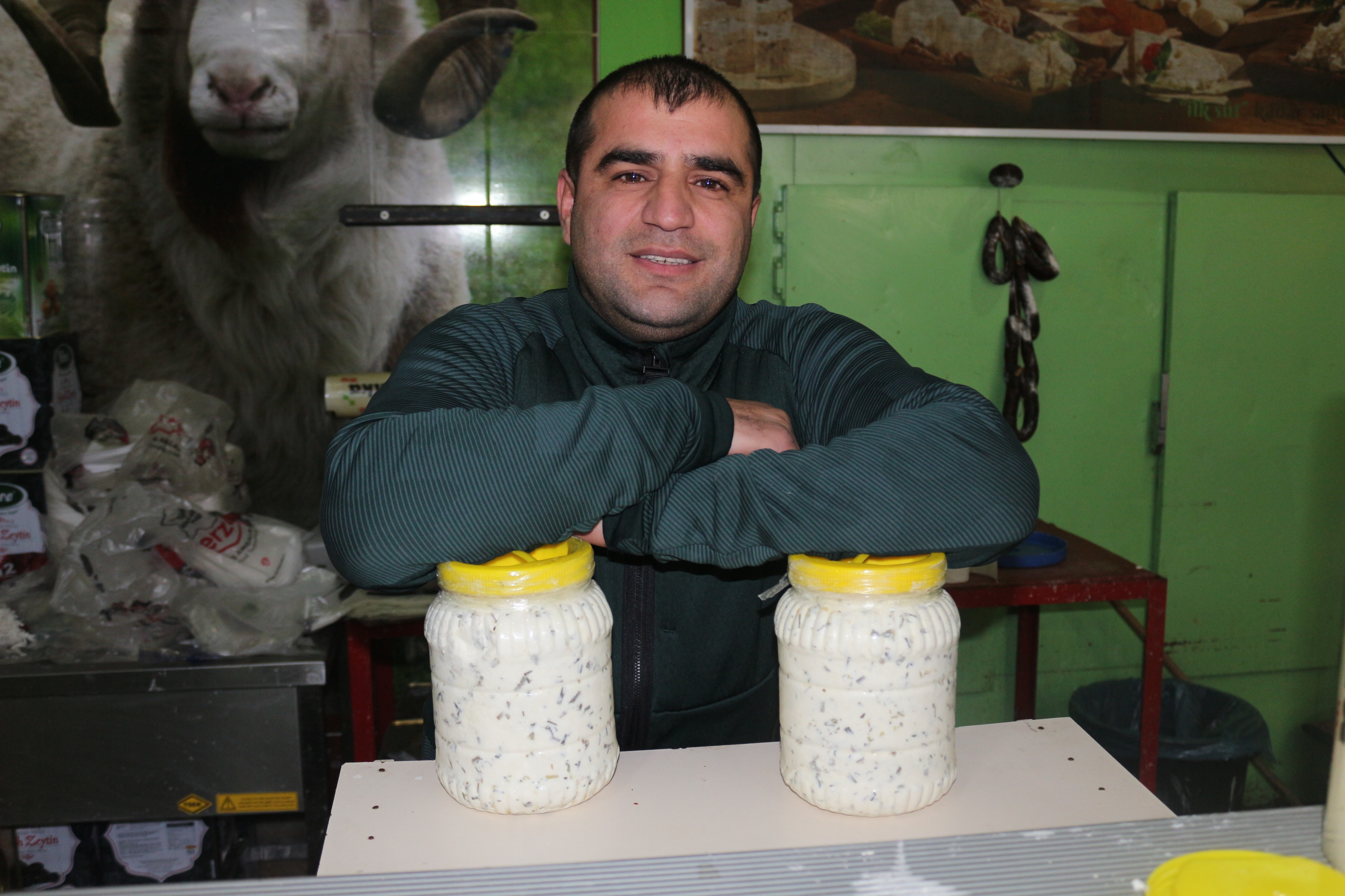 Zamdan etkilenmeyen, köy peyniri oldu!