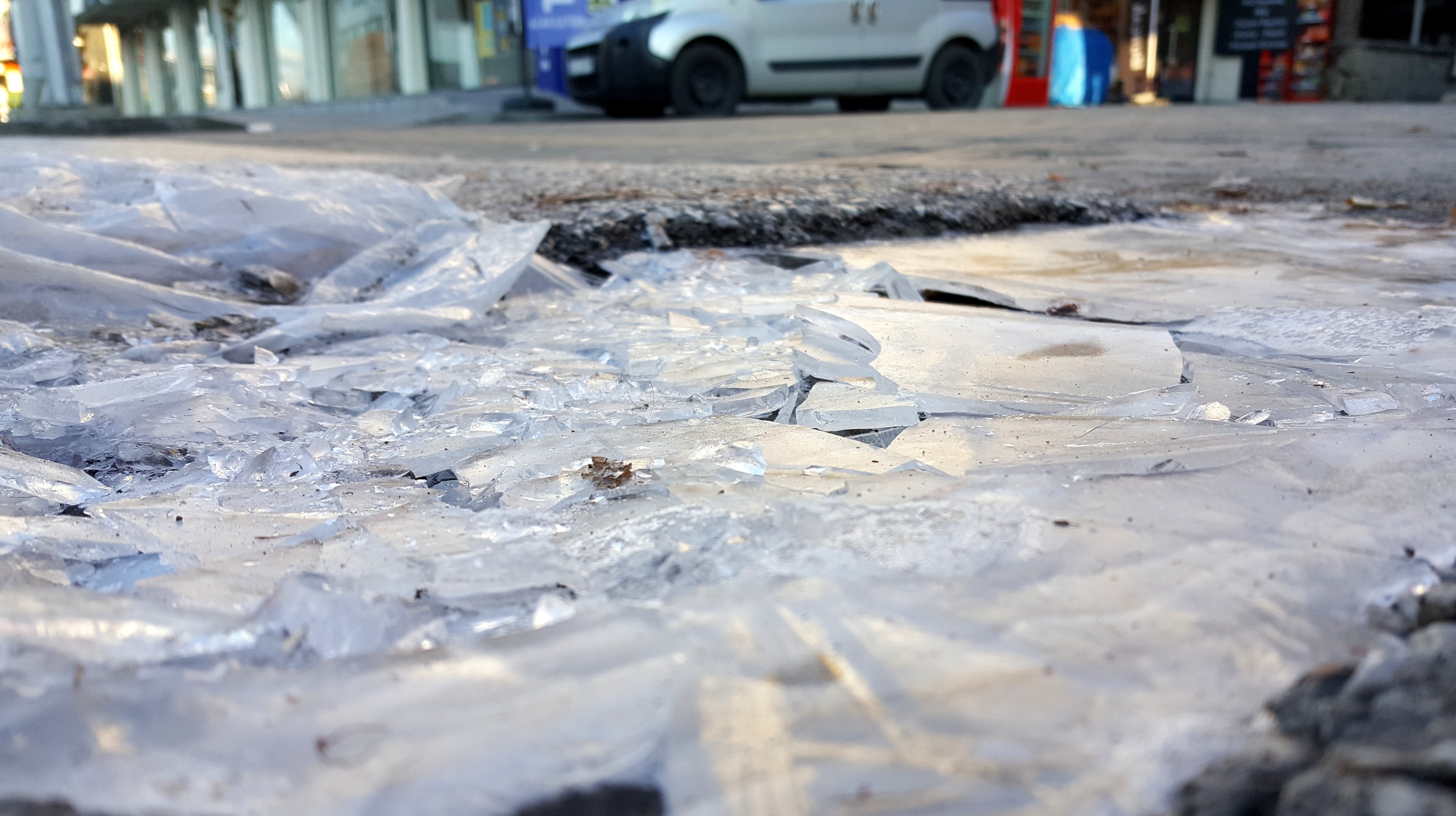 Erzincan’daki soğuk suyu havada dondurdu!