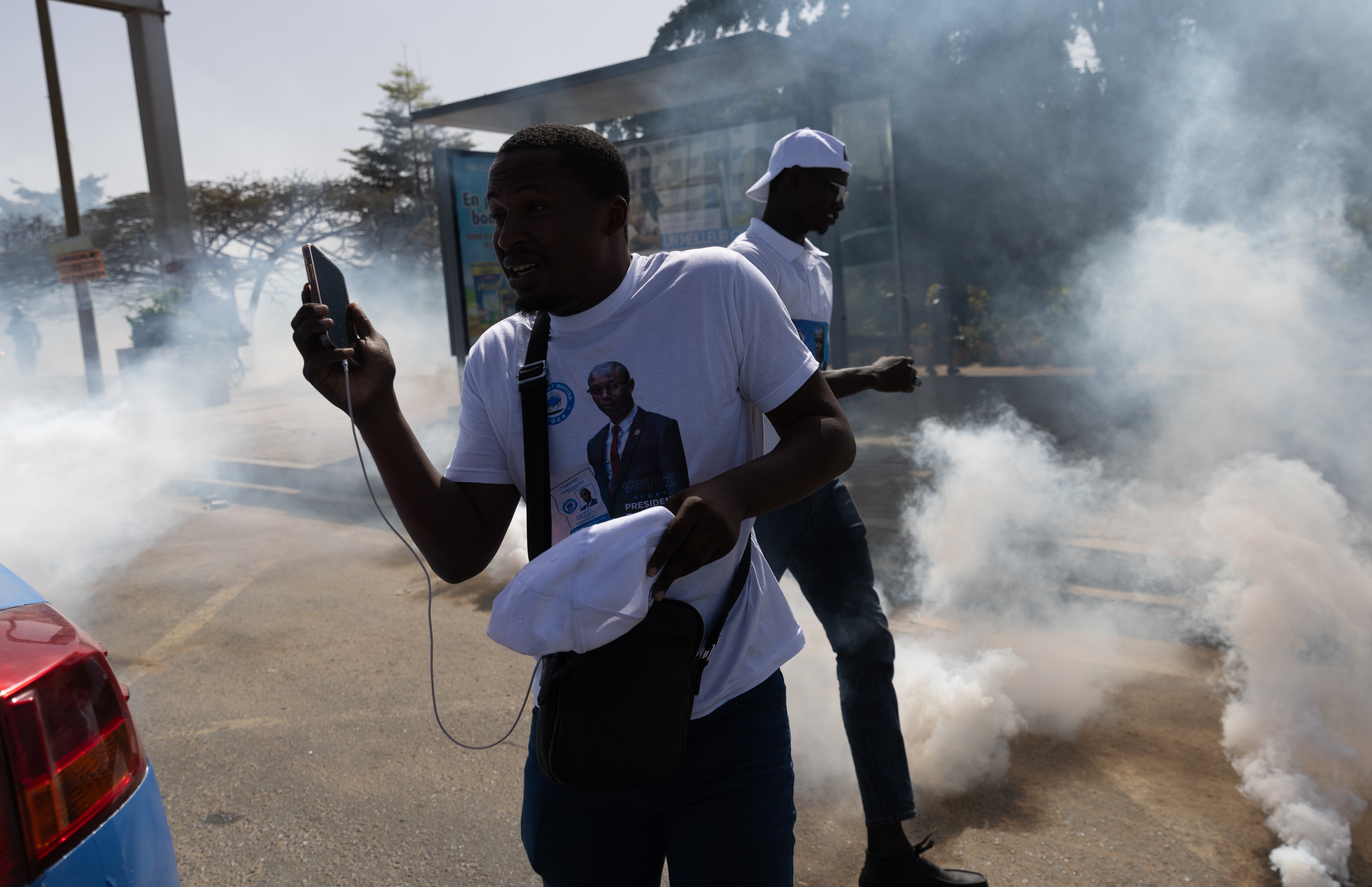 Senegal’de cumhurbaşkanlığı seçimleri ertelendi, halk protesto için sokağa döküldü!