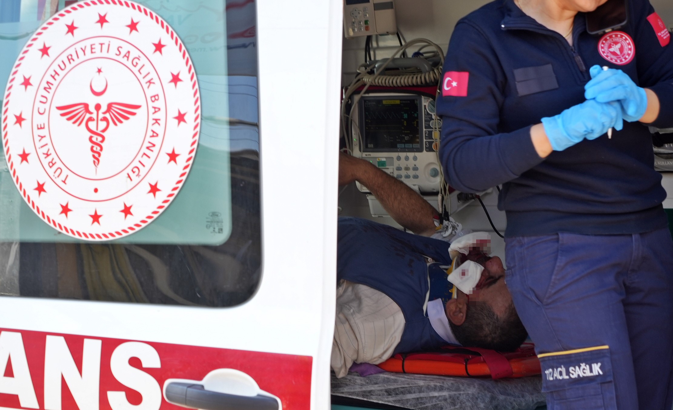 Antalya’da yaya geçidinde feci kaza! Yayaya yol vermek yerine, çarparak takla attırdı!