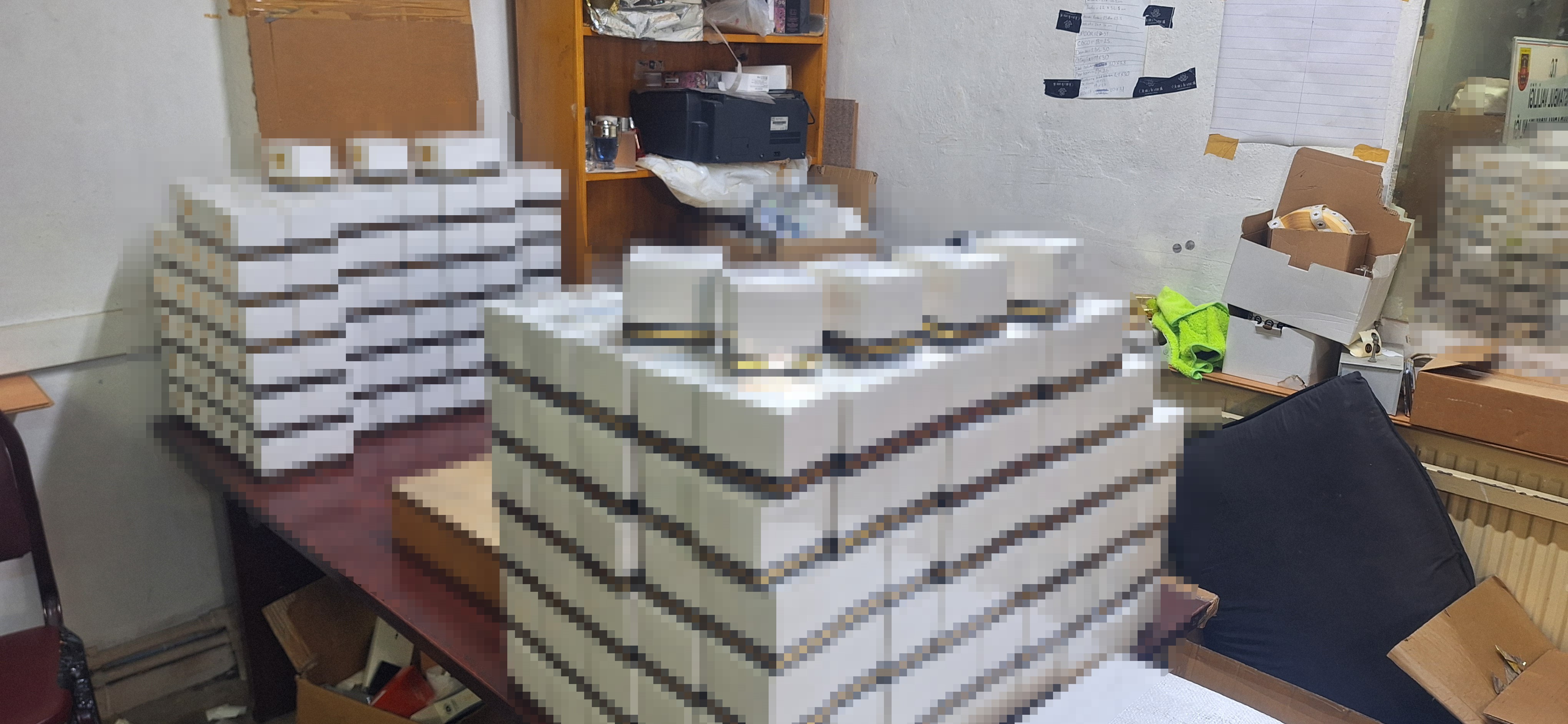 Sahte parfüm operasyonunda dünyaca ünlü sahte parfümler ele geçirildi!