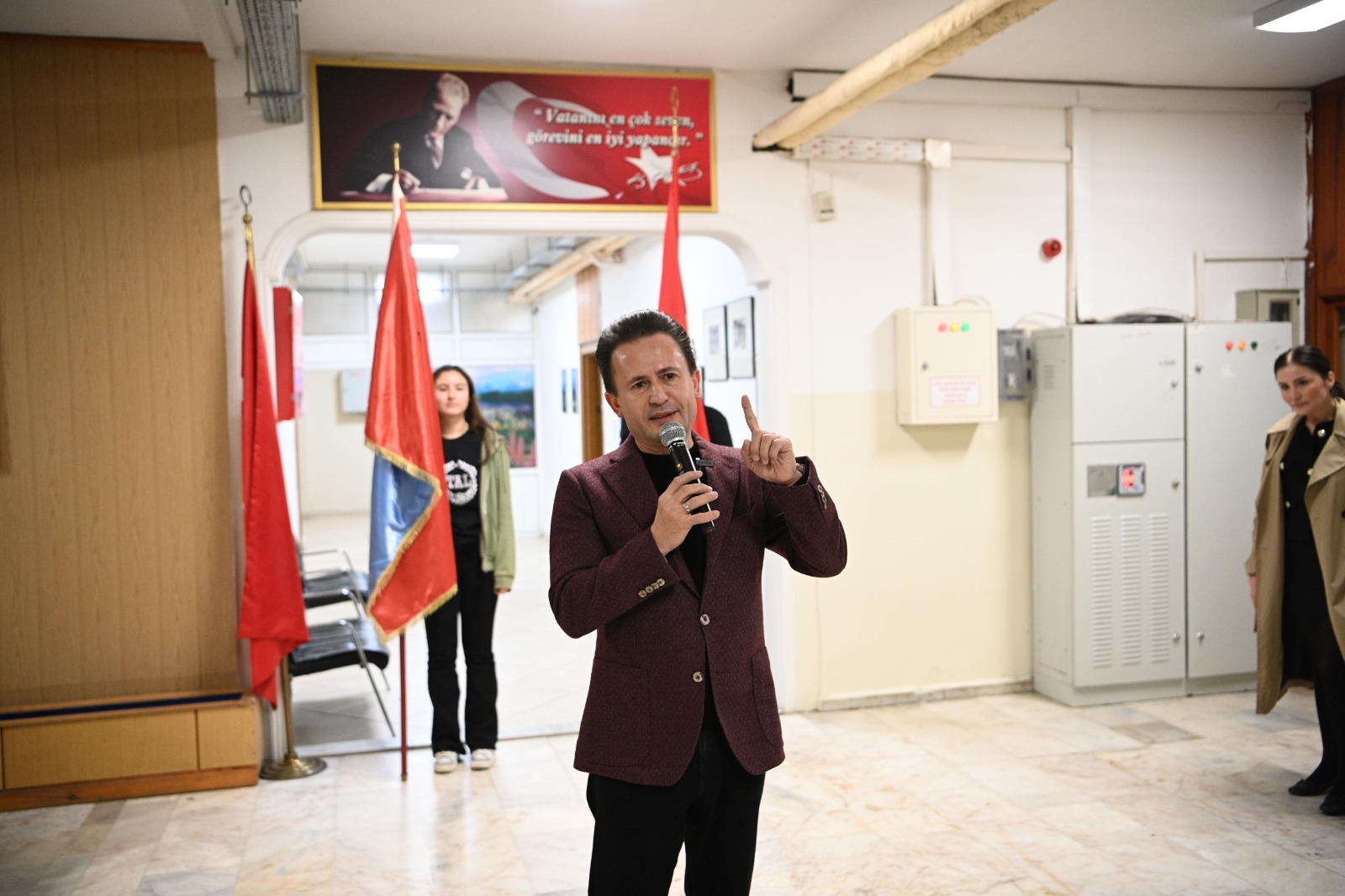 Tuzla Belediye Başkanı Dr. Şadi Yazıcı, gençlerle biraraya geldi