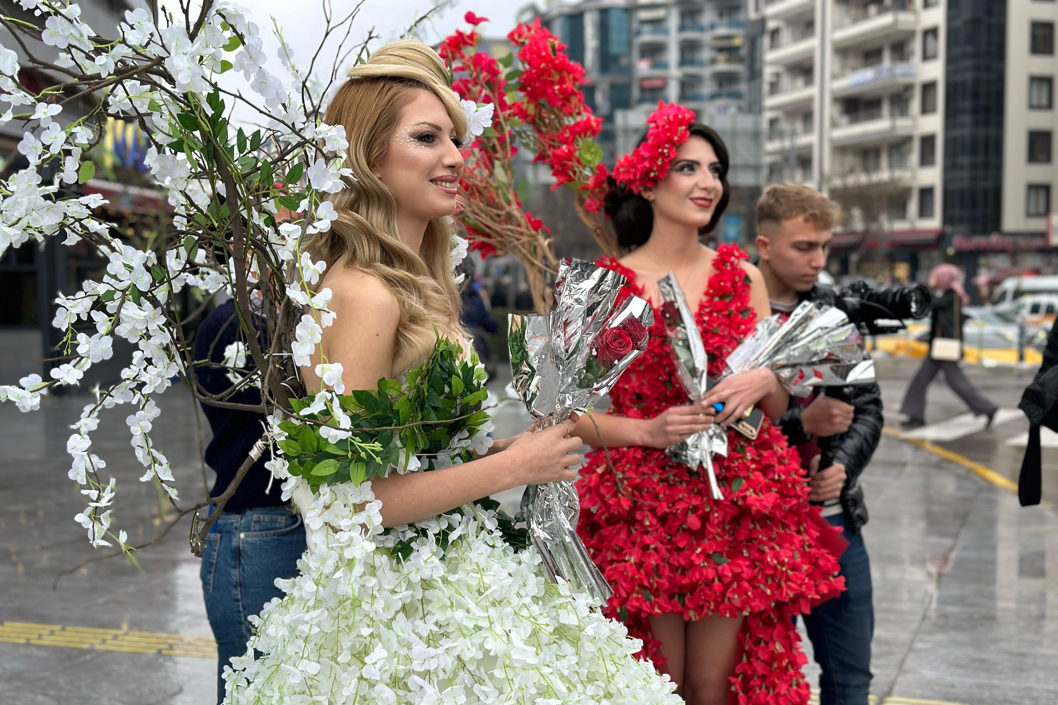 Diyarbakırlı modacıdan, sevgililer gününe özel tasarım