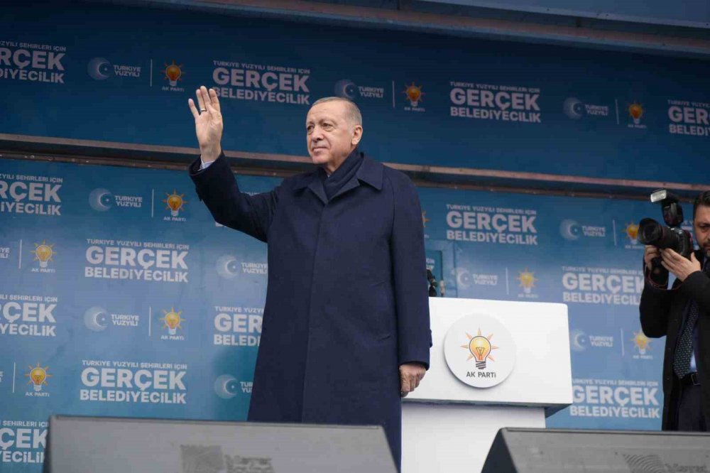 Cumhurbaşkanı Erdoğan'dan CHP'ye eleştiri: "Dün birlikte yoldaşlık ettiklerini bugün sırtından hançerliyorlar"