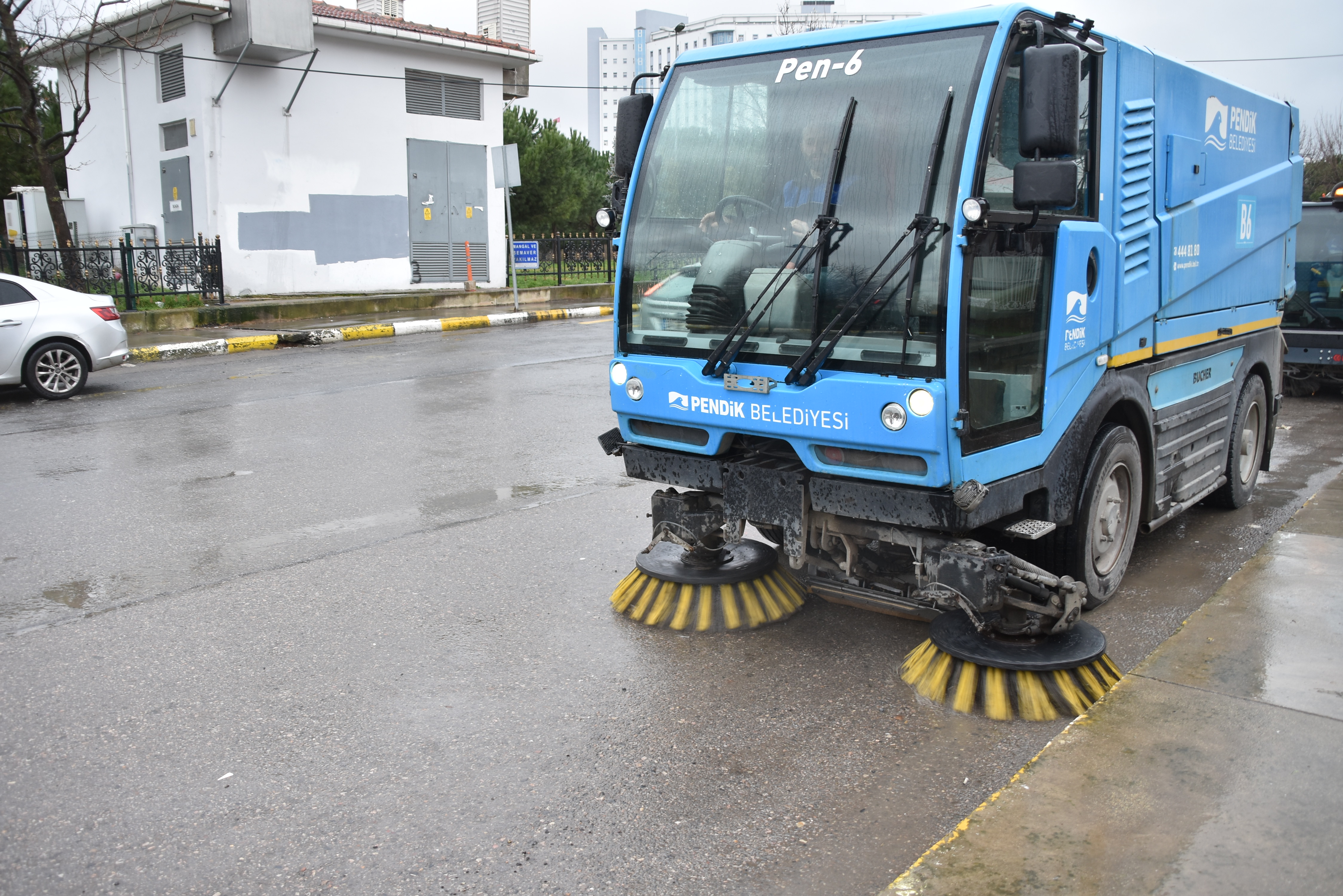 Pendik Belediyesi kolları sıvadı! İlçe genelinde “Toplu Çalışma Programı” başlattı