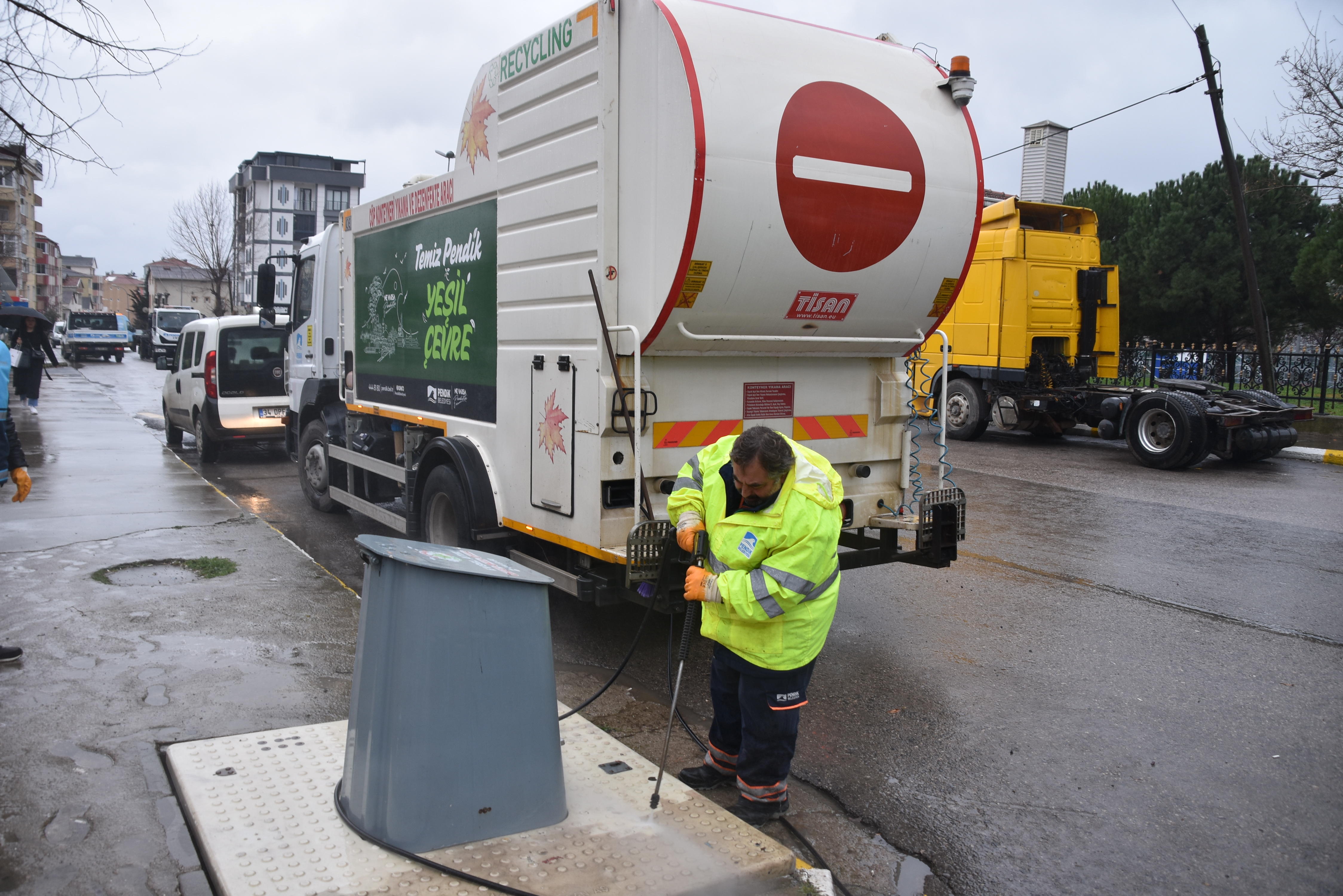 Pendik Belediyesi kolları sıvadı! İlçe genelinde “Toplu Çalışma Programı” başlattı