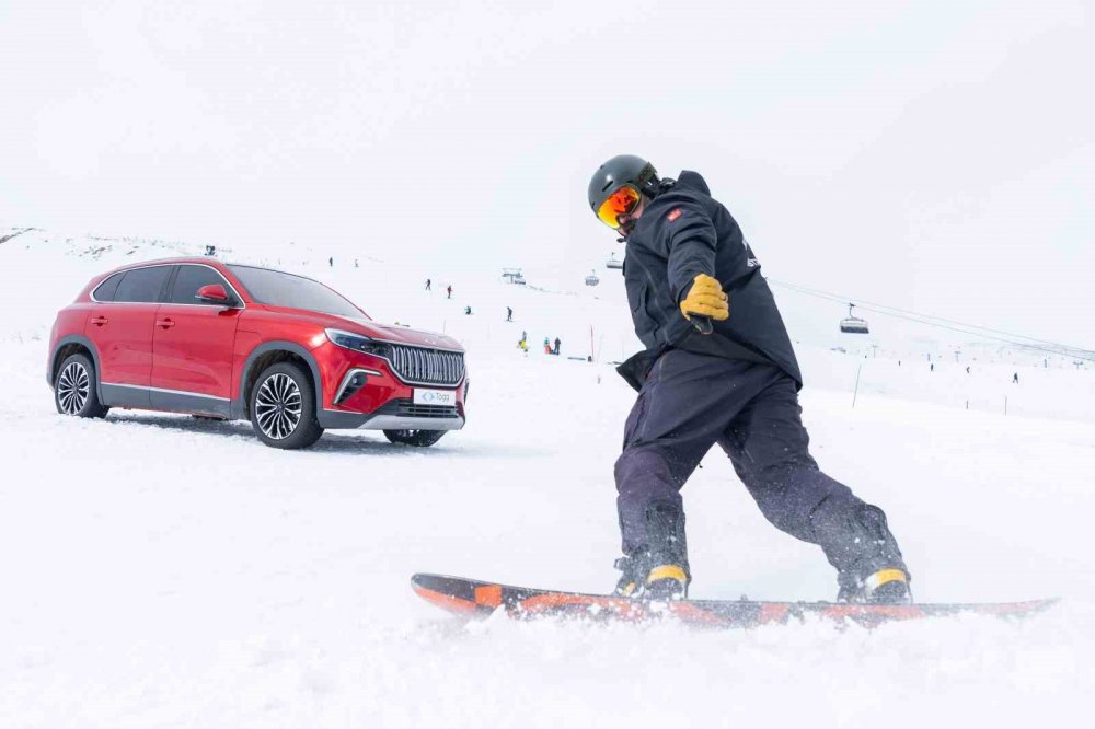 Performansıyla ilgi odağı oluyor! Togg T10X kar pistinde...