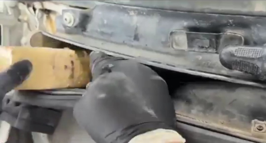 Hakkari'de altın kaçakçılarına operasyon! Külçe, külçe kaçak altınlar ele geçirildi!