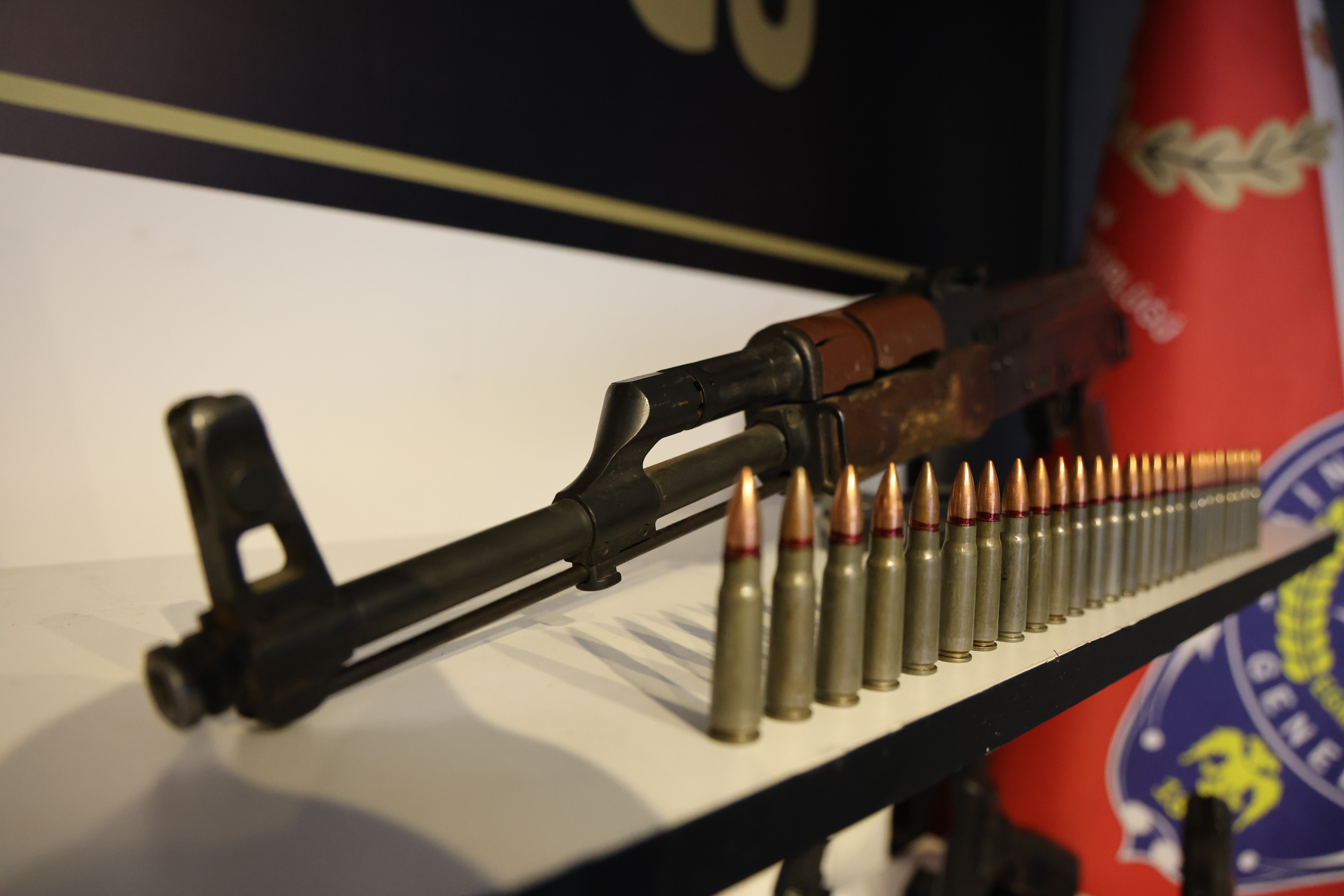 Adana’da başarılı operasyon! 45 ruhsatsız silah ele geçirirken 346 suçlu da yakalandı!