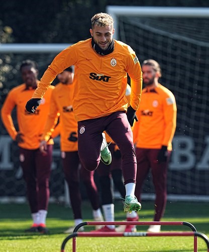 Galatasaray, Sparta Prag maçı son hazırlıklarını basına açık tamamladı