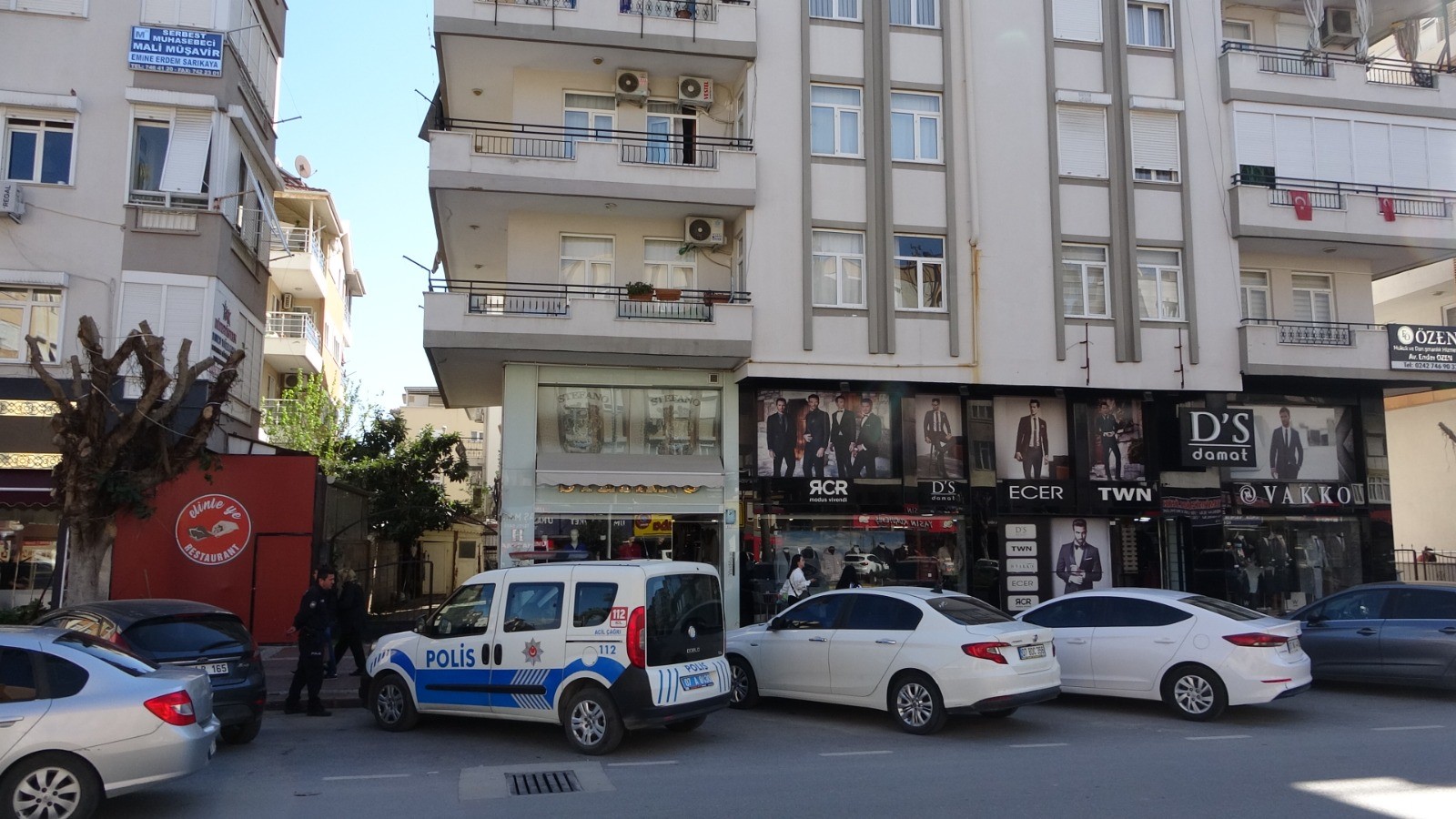 JASAT ekiplerini kapıda gören firari 4’üncü kattan aşağı atladı!