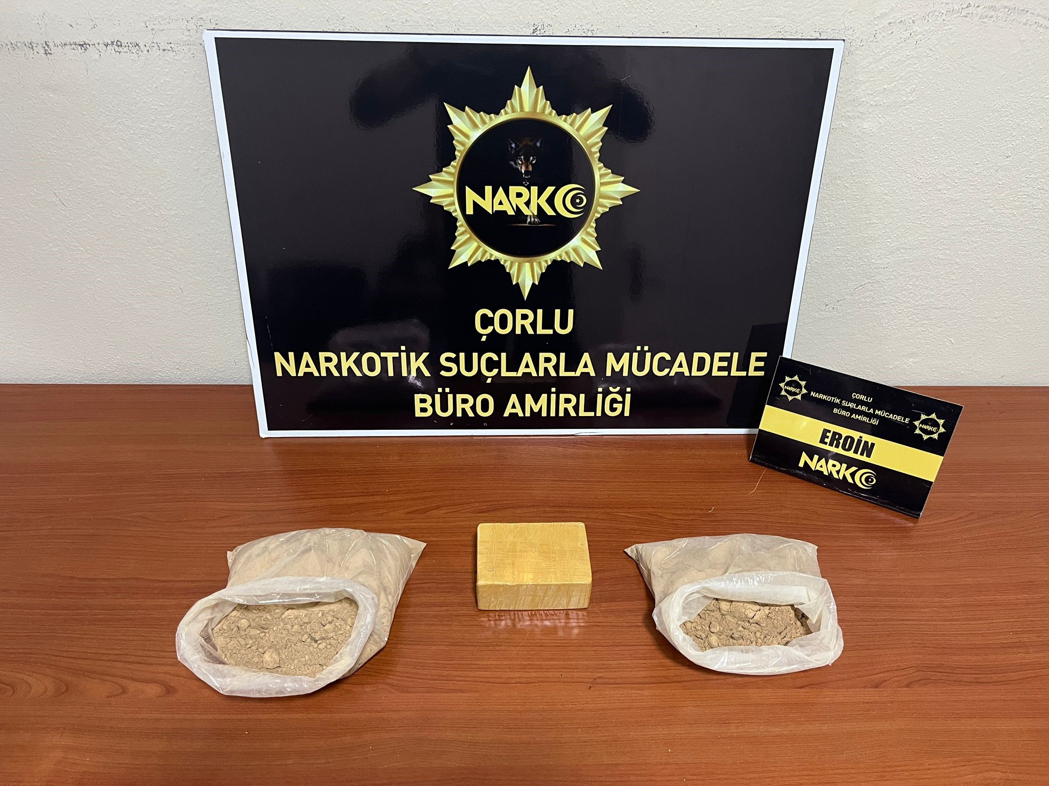 Tekirdağ'da nefes kesen operasyon! 6 ay süren takibin ardından poşet poşet uyuşturucu ile yakalandılar!