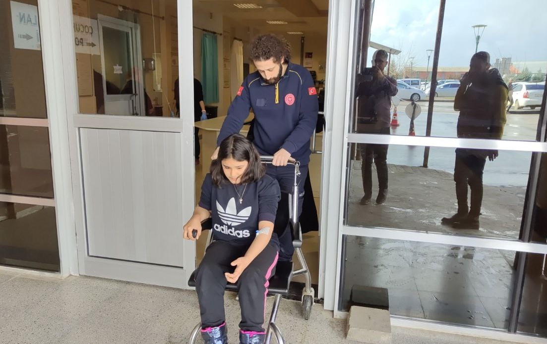 Yedikleri kek ortaokul ögrencilerini hastanelik etti! 