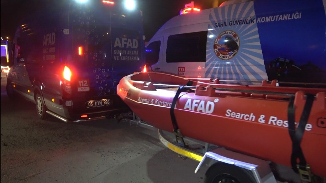 Köprüde intihar girişimi! Eşinden ve çocuğundan ayrı kalan genç, bunalıma girdi!