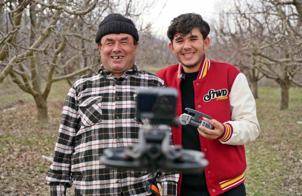 Dron'u tarlada görünce traktörün altına saklanarak kaçmıştı! Günler sonra konuştu: İlaçla virüs yayacak sandım