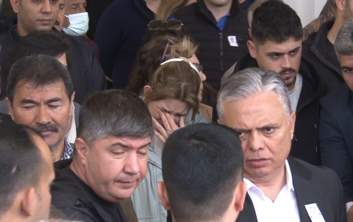 Mesai arkadaşının bıçak darbeleriyle can veren zabıta için belediye önündeki tören düzenlendi