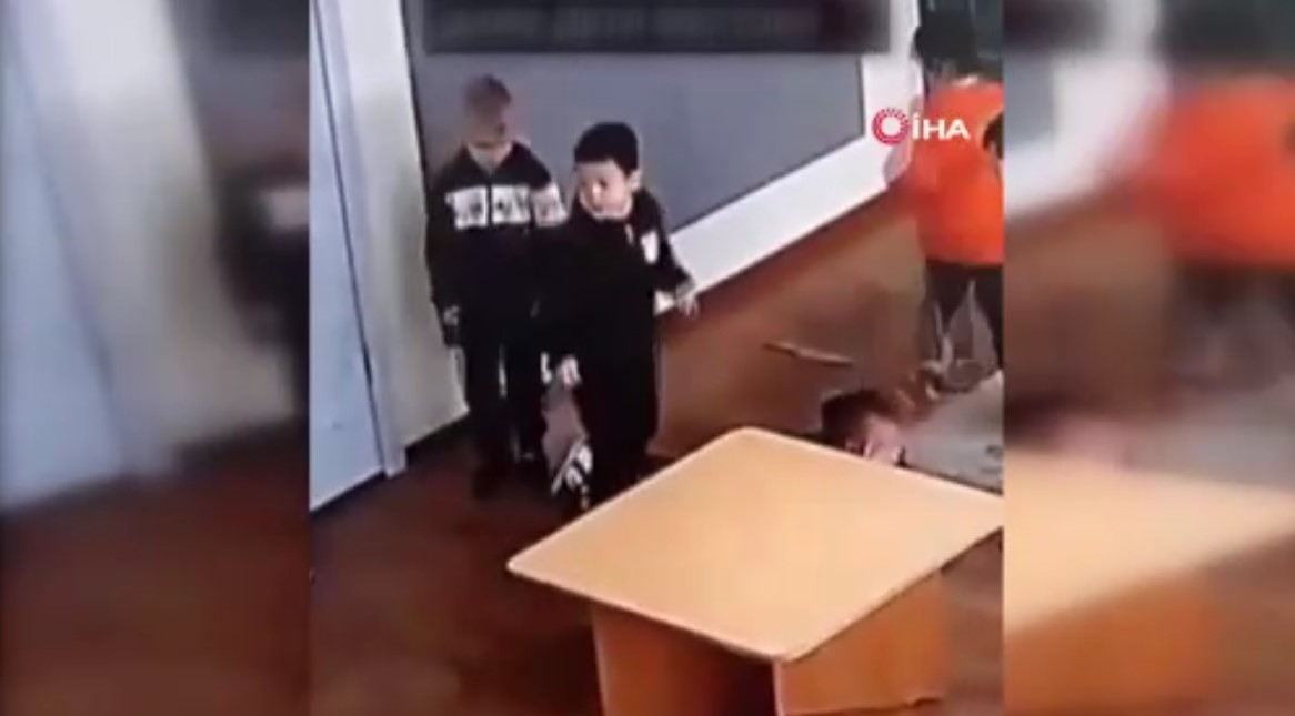 Kreşte akıl almaz olay! Yaşıtı tarafından dakikalarca darp edilen çocuk, beyin sarsıntısı geçirdi!