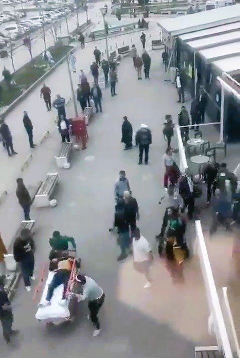 Hastanede silahlı saldırı! Yaşanan panik anlarının görüntüsü ortaya çıktı