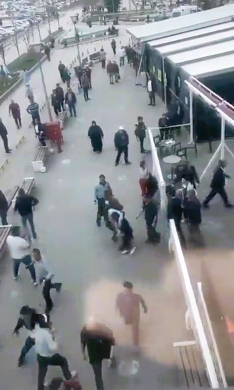Hastanede silahlı saldırı! Yaşanan panik anlarının görüntüsü ortaya çıktı