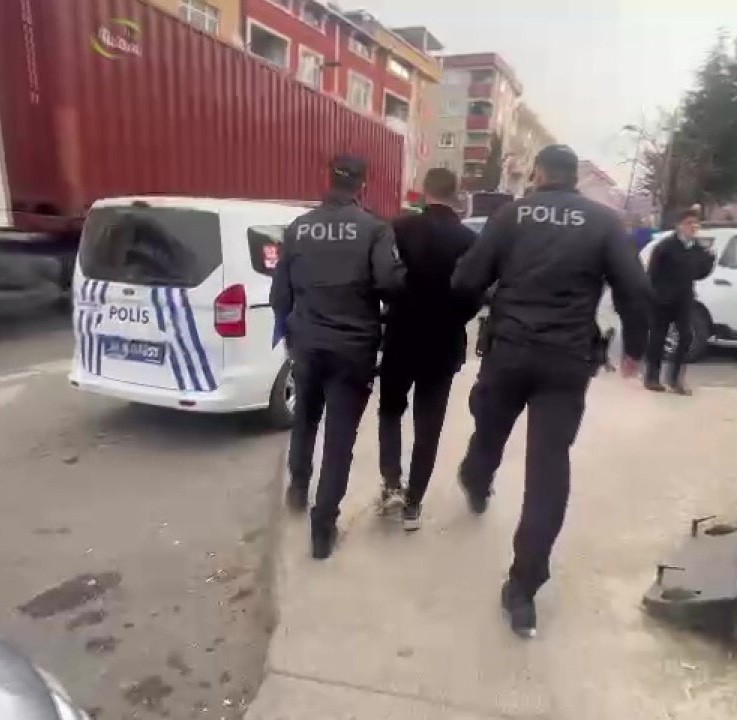 Pendik’te akıllara durgunluk veren olay! Doğurduğu bebeği camdan dışarı attı!