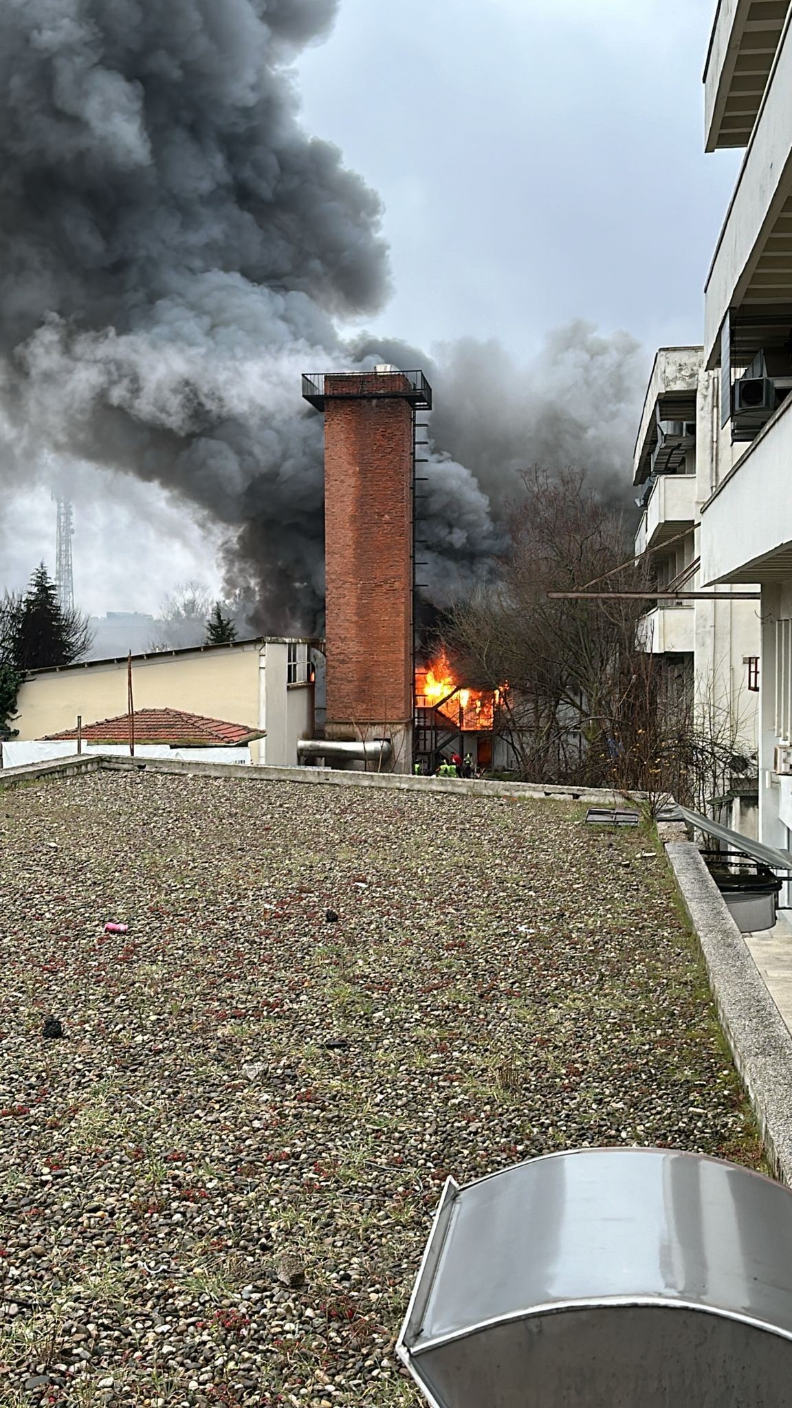 Maslak' ta hareketli dakikalar! İstanbul Teknik Üniversitesi Maslak kampüs alanı cayır cayır yandı!
