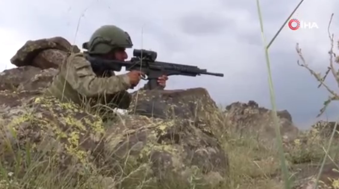 Suriye’nin kuzeyinde sıcak dakikalar! 3 PKK/YPG’li teröristi etkisiz hâle getirildi!