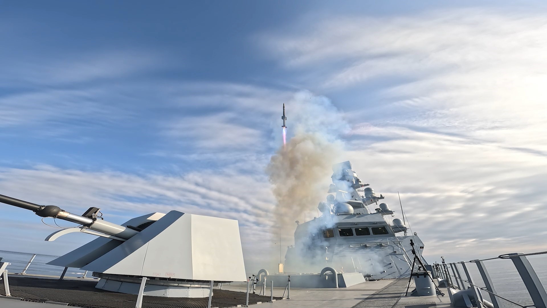 TDK Deniz kuvvetlerinin vurucu gücü artıyor! MİDLAS, TCG İstanbul’dan ilk atışını başarıyla tamamlandı!