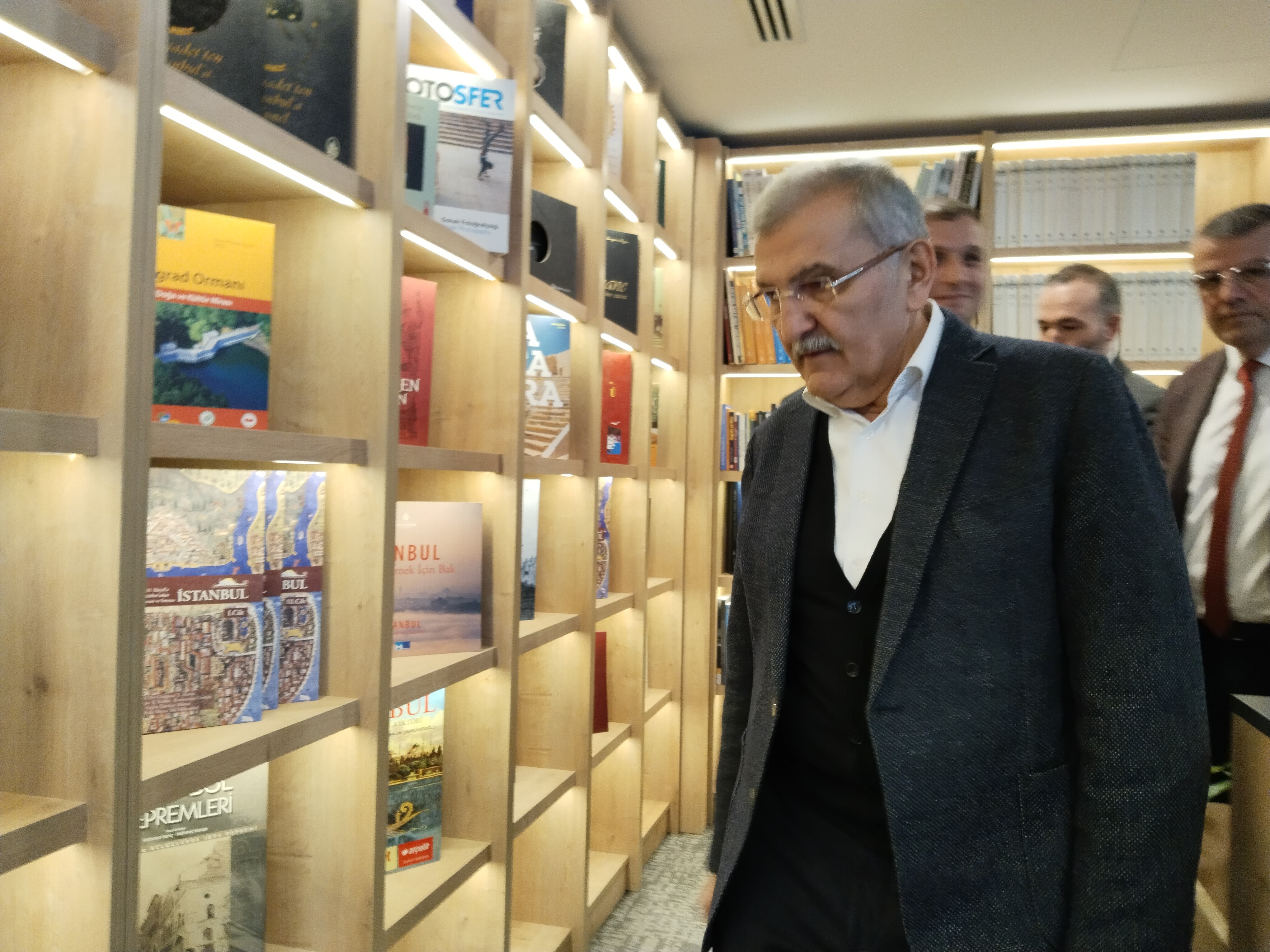 Beykoz Belediyesi'nden dünyada bir ilk! Yalı kütüphanesi hizmete açıldı!