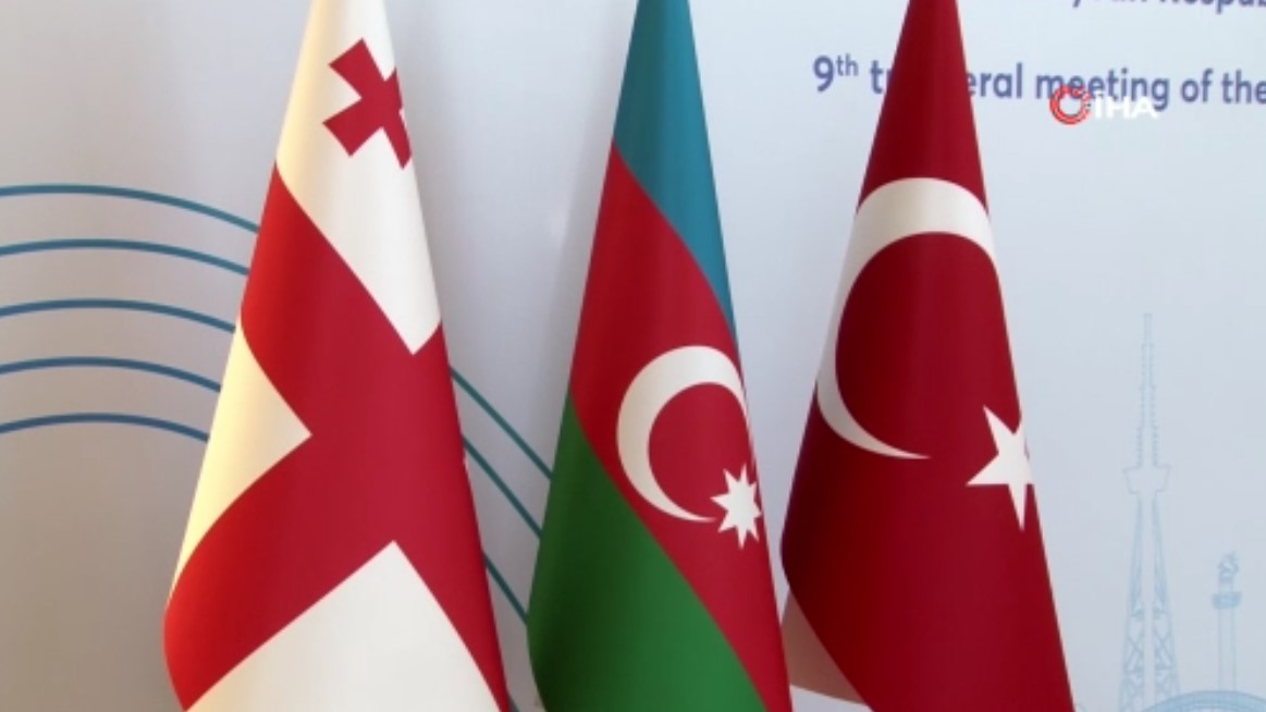 Türkiye, Azerbaycan ve Gürcistan Dışişleri Bakanları Bakü’de toplandı