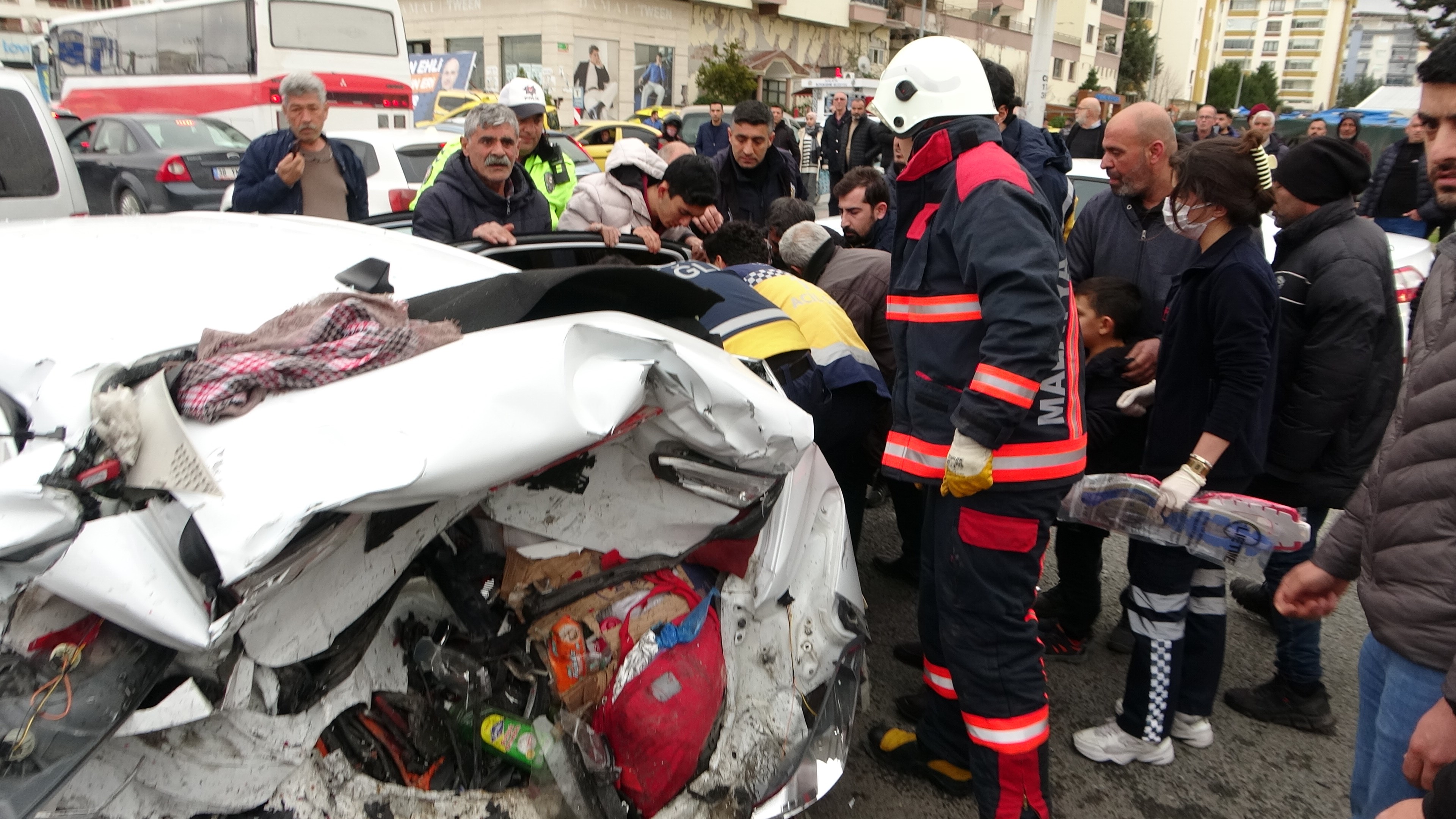 Malatya’da zincirleme kaza! Çok sayıda aracın karıştığı kazada can pazarı yaşandı!
