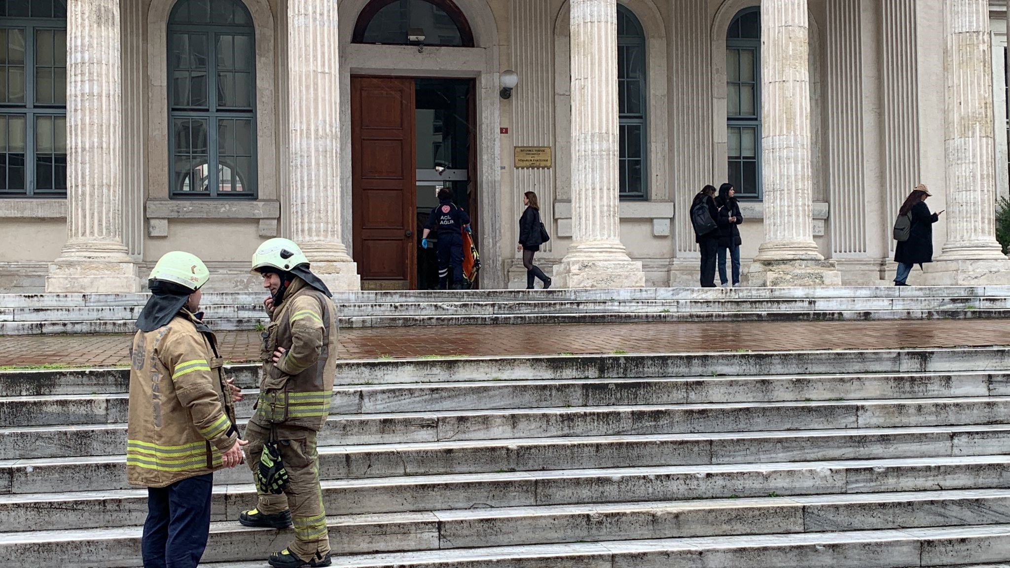 İstanbul Teknik Üniversitesi'nin (İTÜ) Mimarlık Fakültesinde patlama!
