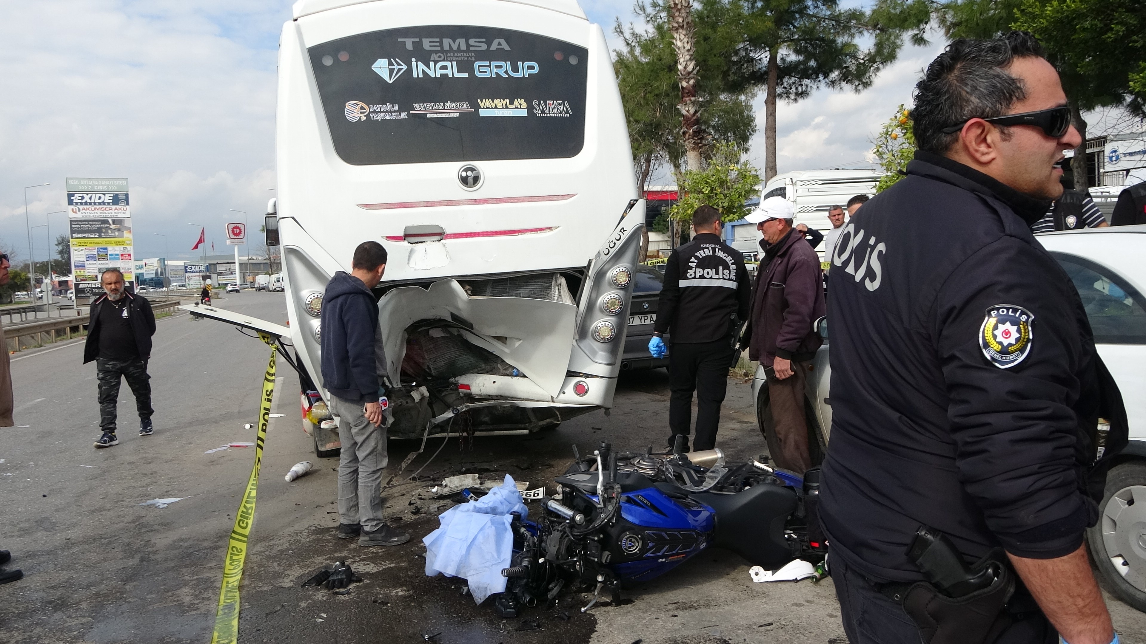 Askere gitmeye hazırlanan 22 yaşındaki genç, motosikletiyle otobüse çarparak can verdi!