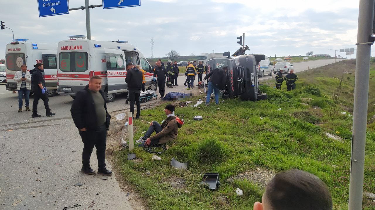 Tekirdağ'da katliam gibi kaza! Kontrolden çıkan tır, yolcu minibüsüne çarptı! Çok sayıda ölü ve yaralı var!
