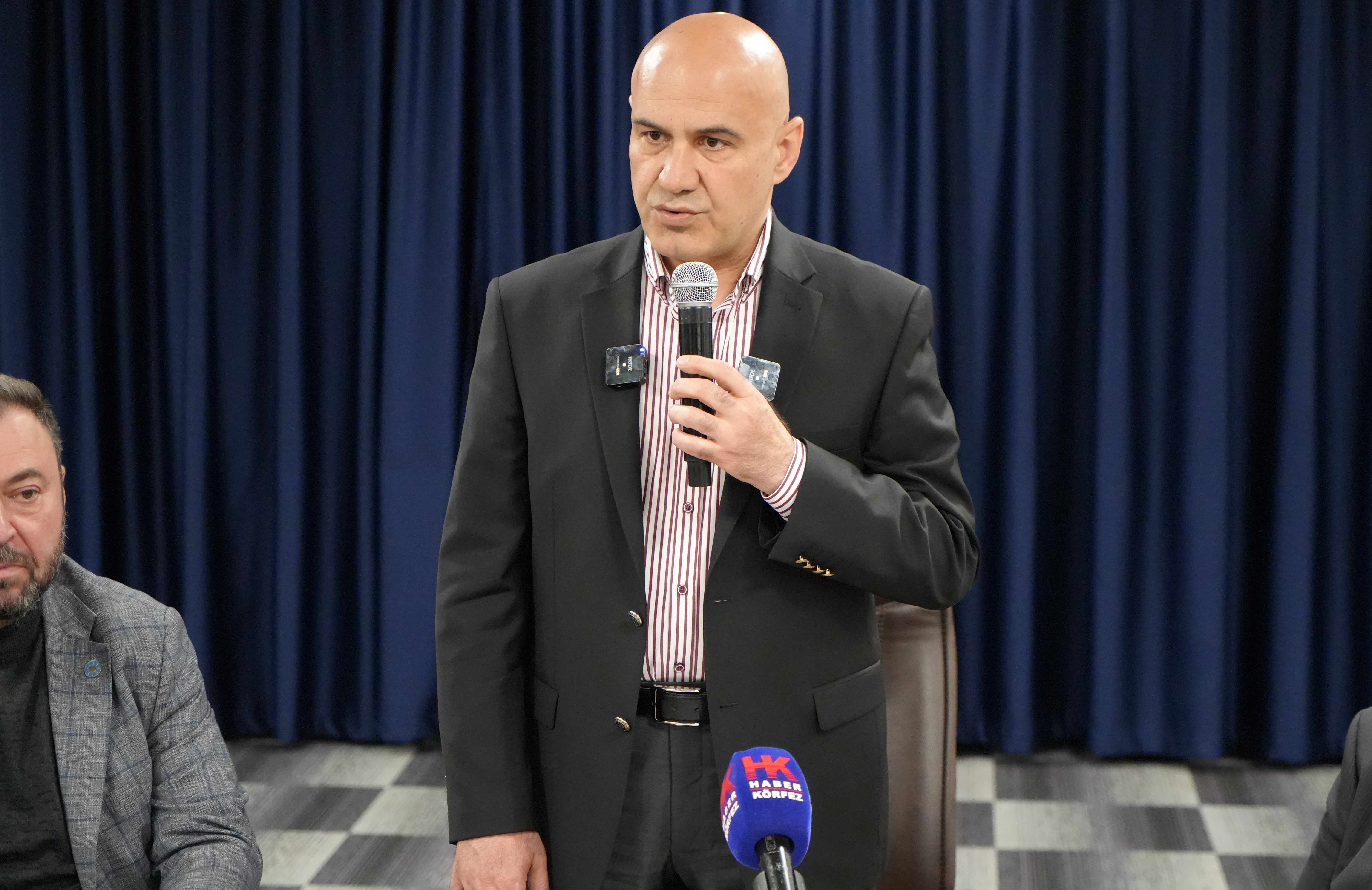 Oy isteyen Özgür Özel'e İYİ Partili Çömez'den sert çıkış: ' Yaptığı, çaresizlik ve siyasi kalpazanlık'