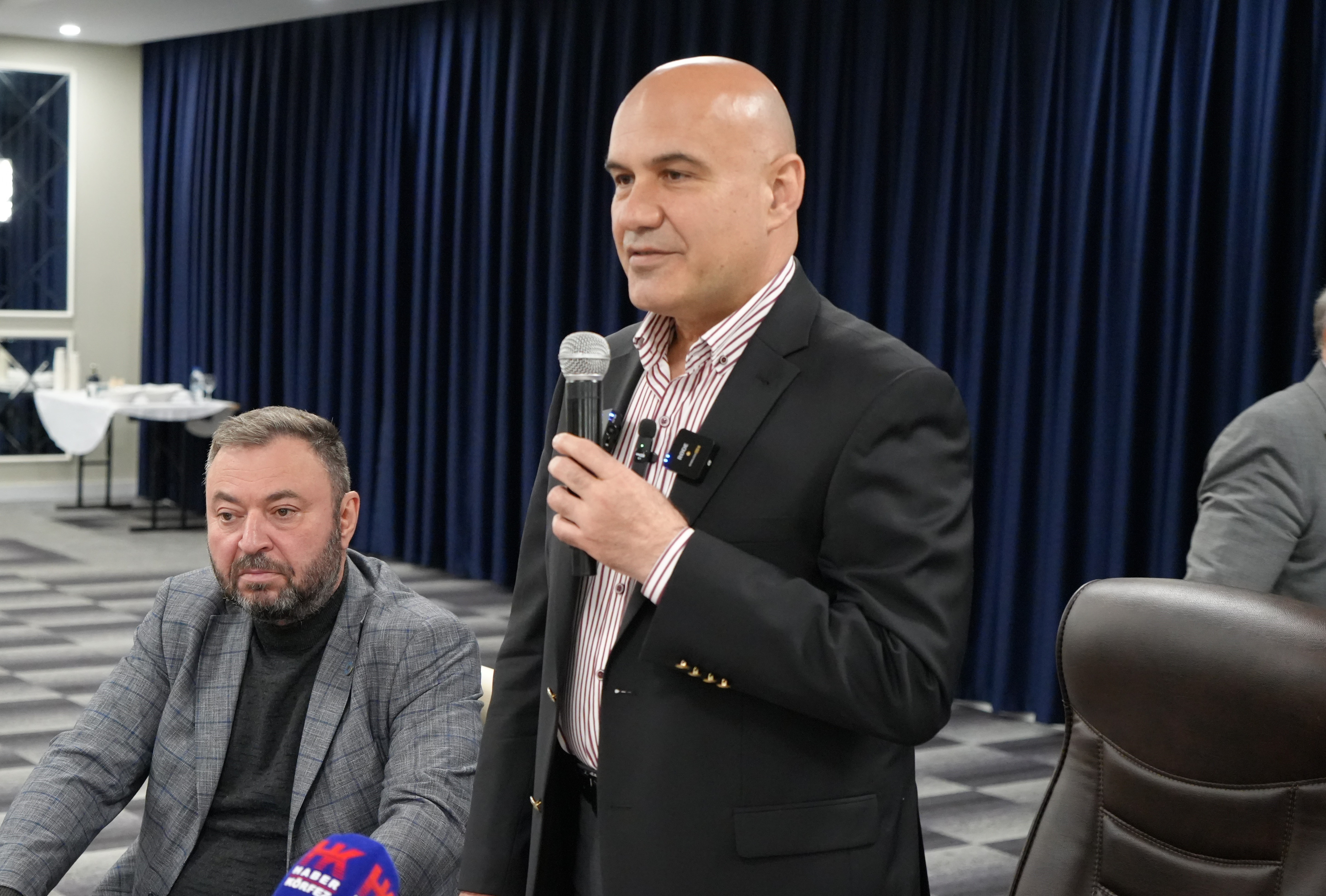 Oy isteyen Özgür Özel'e İYİ Partili Çömez'den sert çıkış: ' Yaptığı, çaresizlik ve siyasi kalpazanlık'