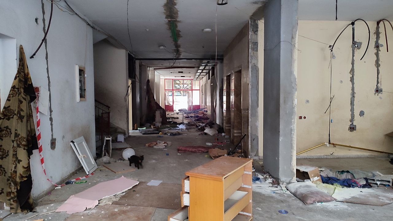 İsrail saldırısı sonucu, Gazze Şeridi’ndeki Al-Amal Hastanesi'ndeki personel ve hastalar zorla tahliye edilerek kapatıldı!