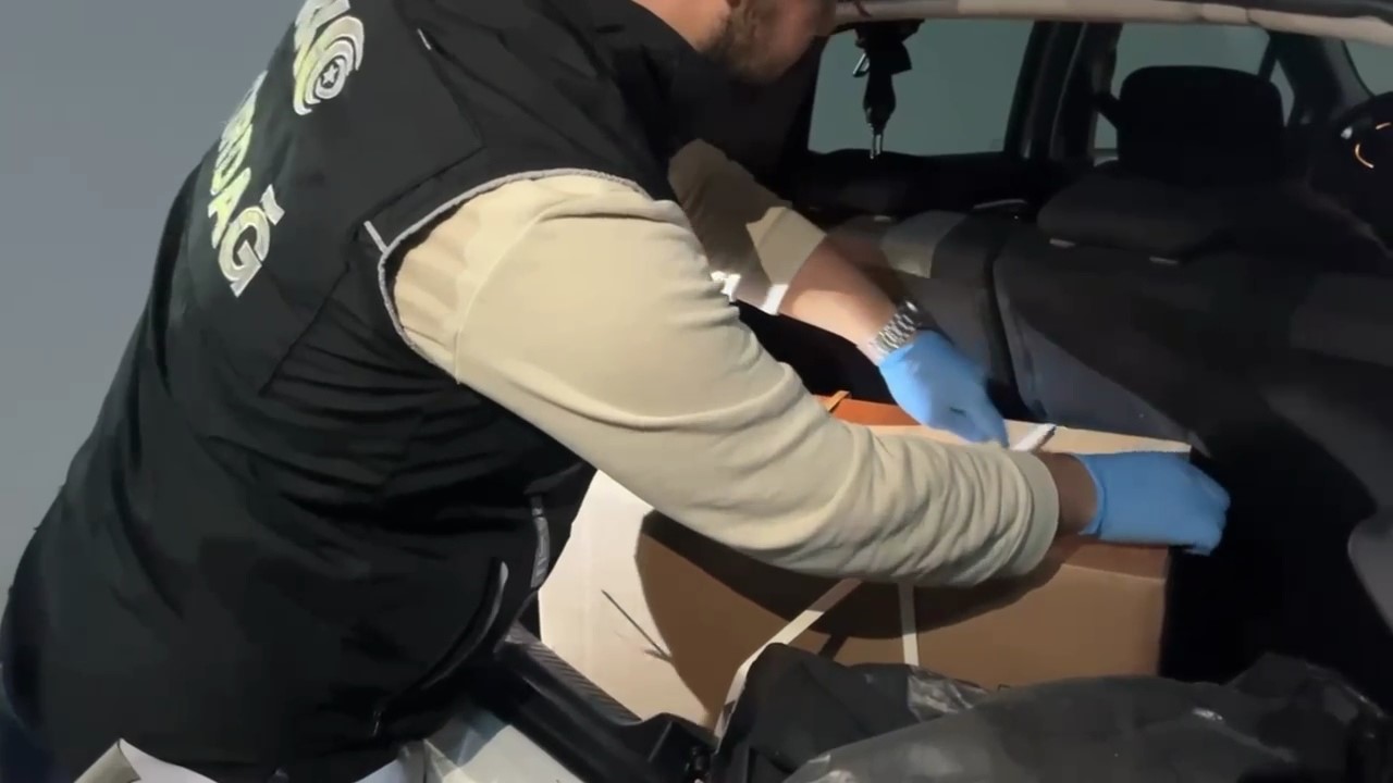 Tekirdağ'da uyuşturucu yüklü otomobili, çekici ile kamufle etmeye çalıştılar!
