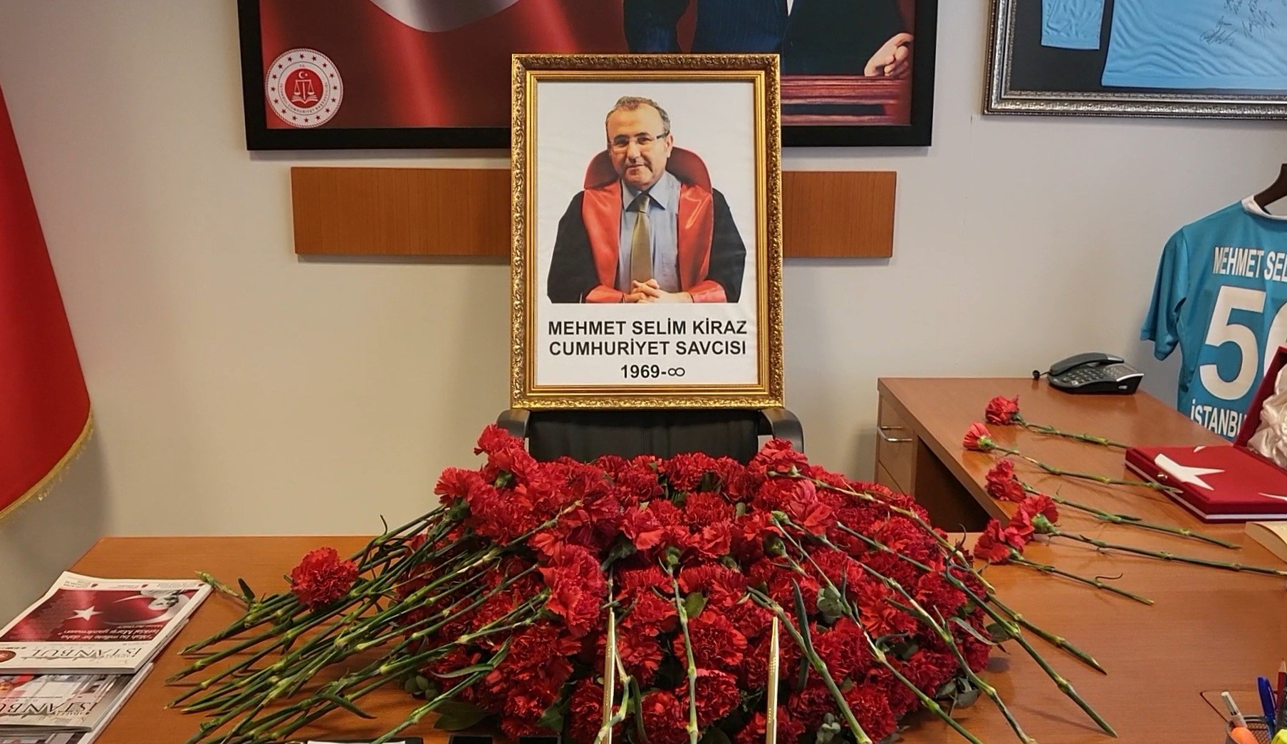 Savcı, Mehmet Selim Kiraz’ın şehit oluşunun 9’uncu yıl dönümünde İstanbul Adalet Sarayında tören düzenlendi