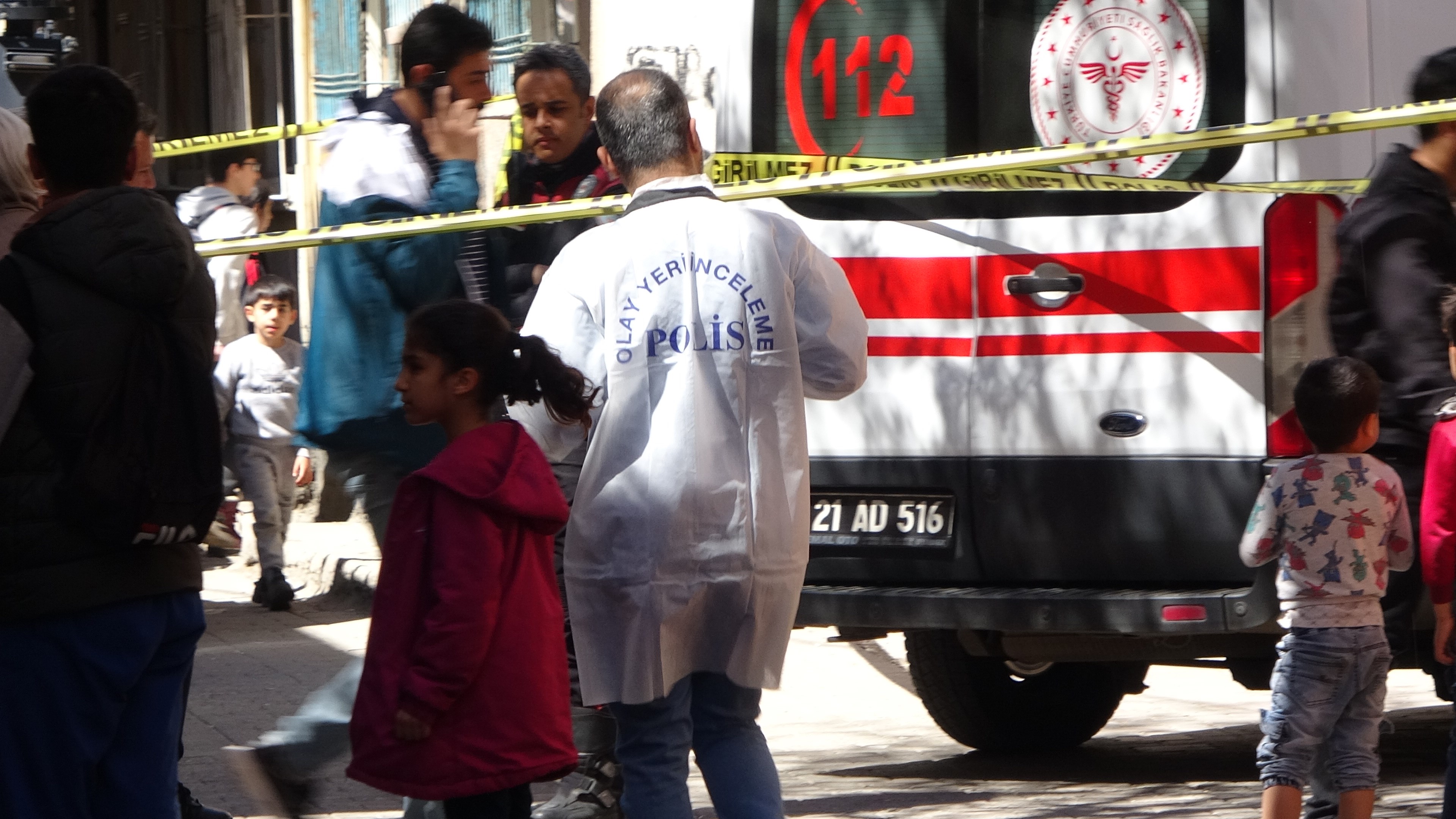 Öfkeli koca dehşet saçtı! Karısını ve sevgilisini aynı evde basıp, kurşun yağdırdı!