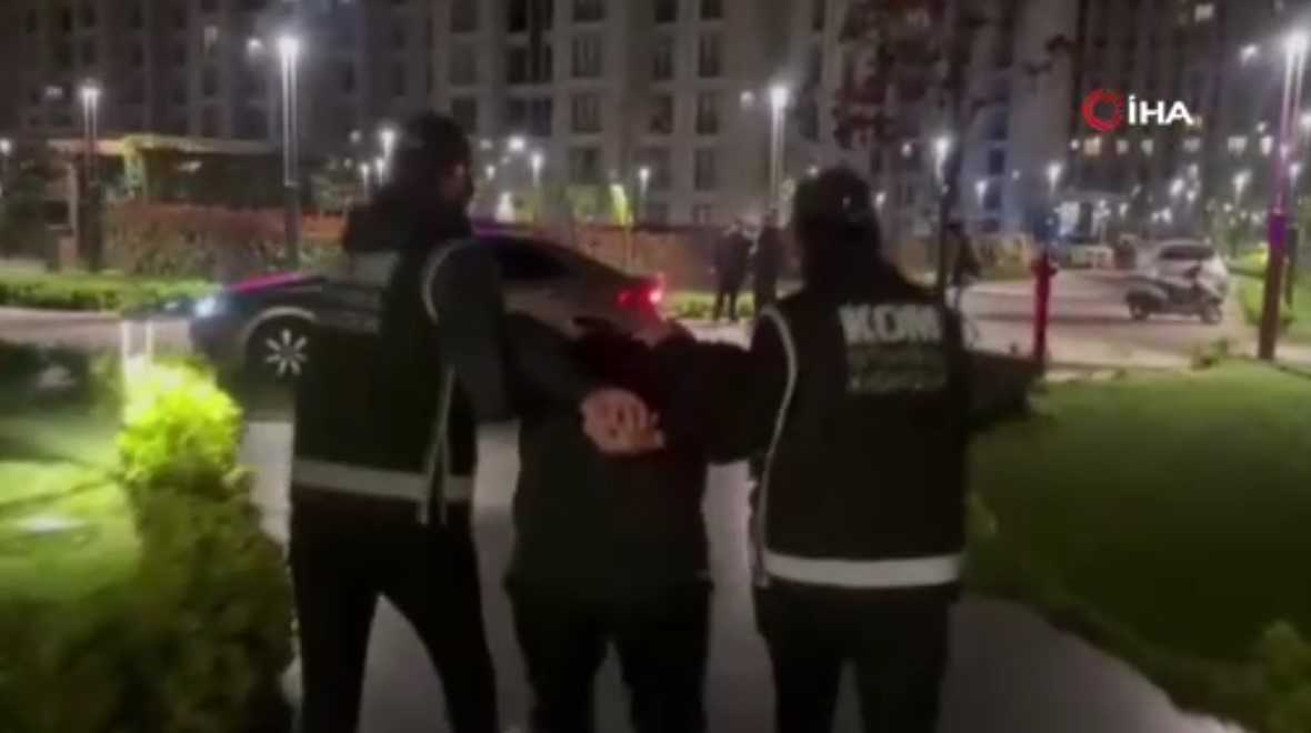 Orta Asya’yı dolandırmış! Kırmızı bültenle aranan Kazakistanlı, sahte altın tüccarı çıktı!