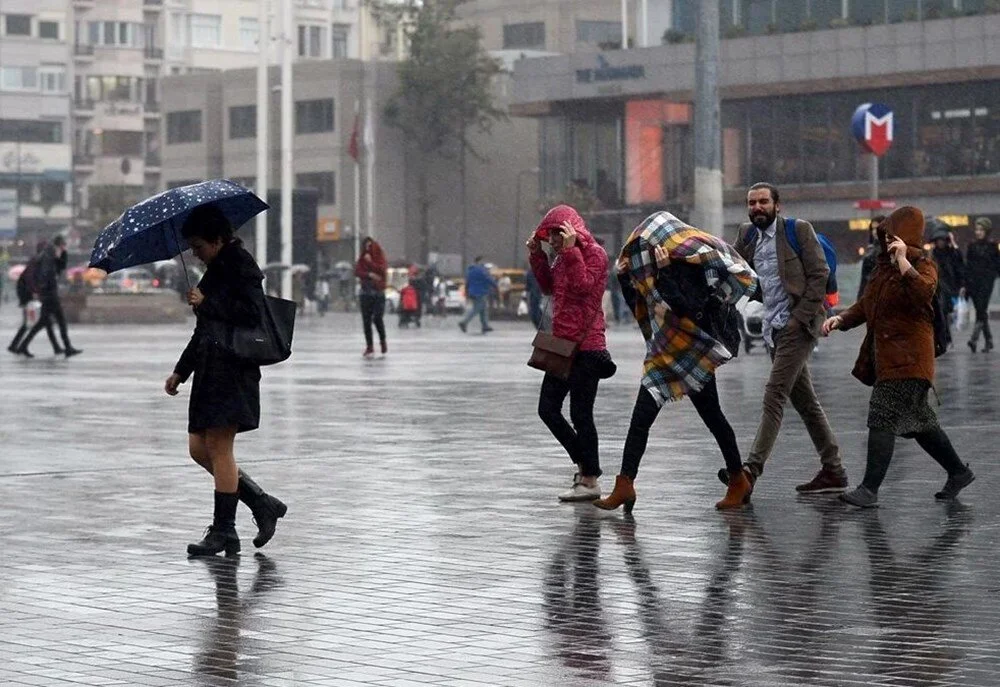 Meteoroloji uyardı! Toz bulutu ne zaman gidecek? Bugün hava nasıl? Bugün yağmur var mı? Perşembe günü hava nasıl?