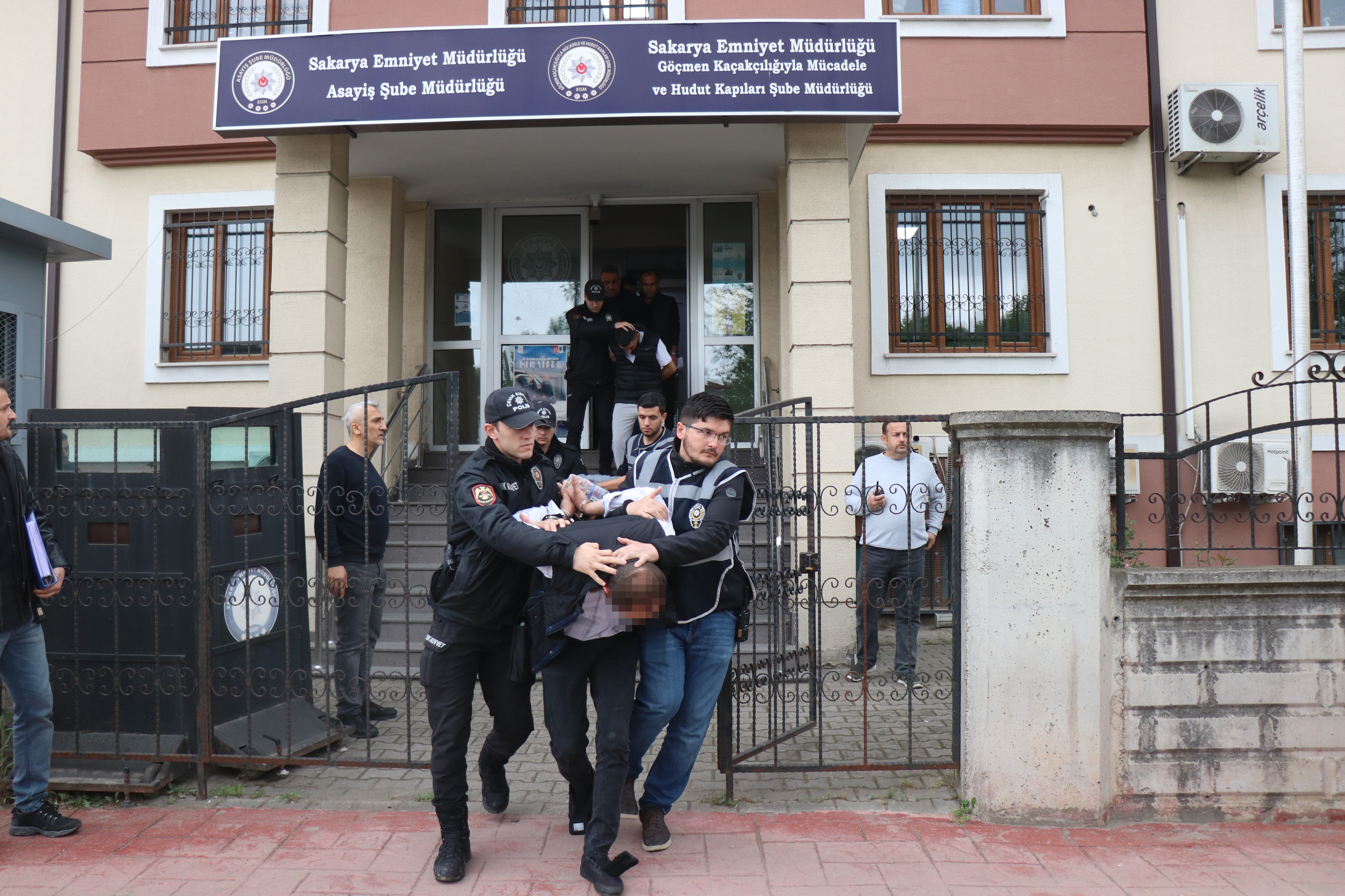 Sakarya’da Film gibi cinayet! 3 çocuk babasının kumar bocu, cinayetle bitti!